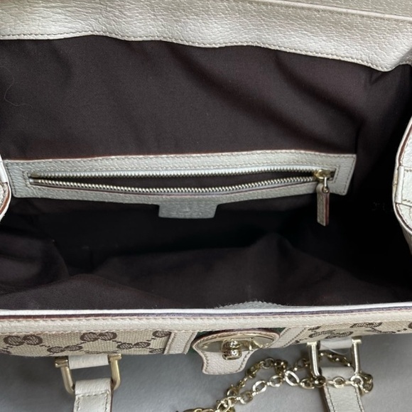 40% PRICE DROP!!
$4777 (was $795)
GUCCI Treasure Boston w/Key And Charm - Picture 13 of 16